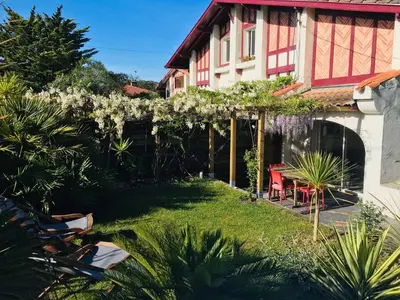 Jardin de l'établissement Appartement La Gravière