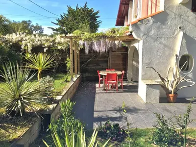 Jardin de l'établissement Appartement La Gravière