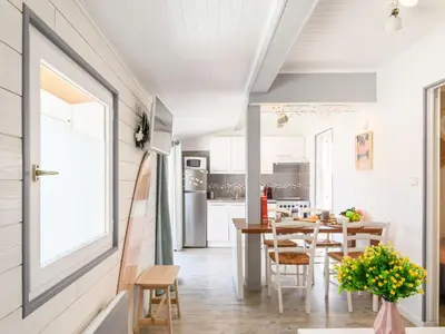 Cuisine ou kitchenette dans l'établissement Apartment Bleuet by Interhome