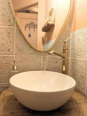 Salle de bains dans l'établissement Maison Pimoli : Chambre Garance
