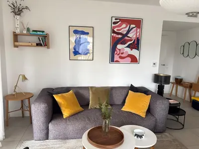 Coin salon dans l'établissement Superbe appartement neuf, 2 terrasses , jardin