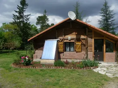 Jardin de l'établissement Gîte O 3 Cèdres