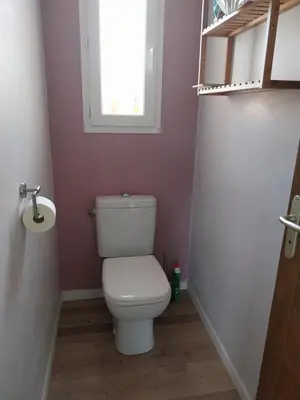 Salle de bains dans l'établissement Mimizan Jolie maison moderne avec piscine chauffée 4 Ch et jardin