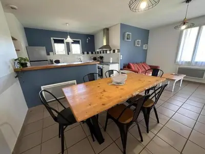 Cuisine ou kitchenette dans l'établissement Albret