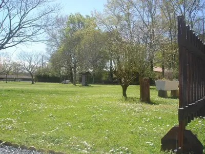 Jardin de l'établissement Lo bonur es dens lo prat