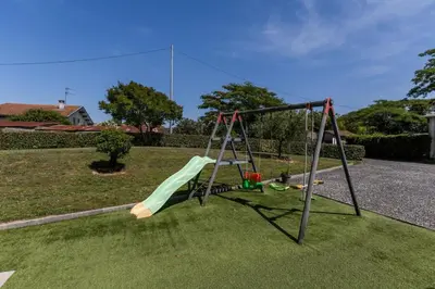 Aire de jeux pour enfants de l'établissement Gite salis