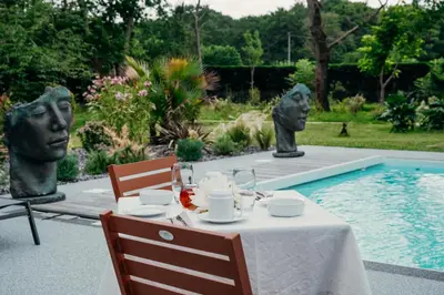 Piscine de l'établissement LA MAISON CACHEE-BA ou située à proximité