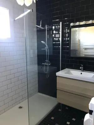 Salle de bains dans l'établissement Appartement spacieux et lumineux