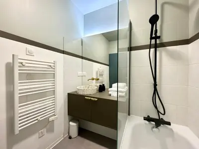 Salle de bains dans l'établissement LE PLUMAÇON - Agréable - Proche Gare