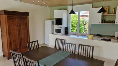 Cuisine ou kitchenette dans l'établissement La Villa du Marensin