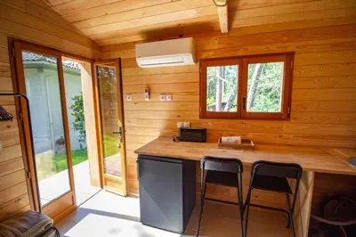Plan de l'établissement Cabane forêt proche plage avec piscine partagée