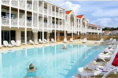 Piscine de l'établissement COTE SOLEIL ou située à proximité