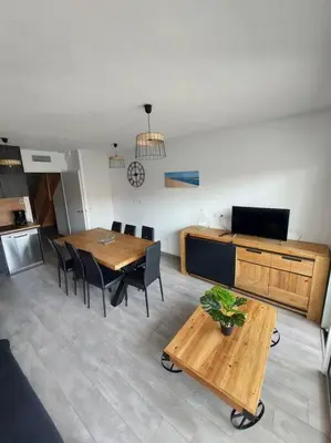 Télévision ou salle de divertissement dans l'établissement COTE SOLEIL