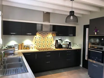 Cuisine ou kitchenette dans l'établissement Villa 