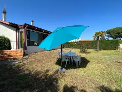 Jardin de l'établissement Maison proche du centre de La Hume Gujan-Mestras