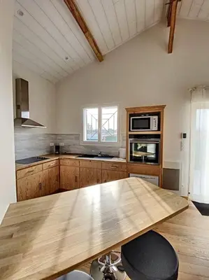 Cuisine ou kitchenette dans l'établissement Maison la teste