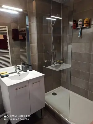 Salle de bains dans l'établissement Studio Le Fournadet