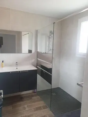 Salle de bains dans l'établissement Chambre villa florecita
