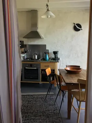 Cuisine ou kitchenette dans l'établissement Gîte La Louisiane