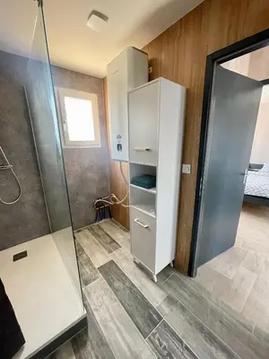 Salle de bains dans l'établissement Appartement - location saisonnière