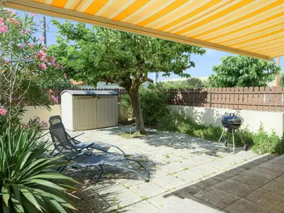 Jardin de l'établissement Apartment Palombe by Interhome