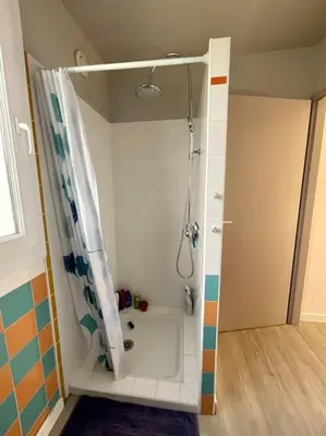 Salle de bains dans l'établissement La Villa Louca - Charme, Soleil & Détente aux Portes des Landes