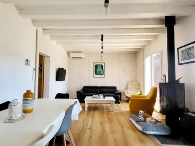 Coin salon dans l'établissement Villa rénovée à Capbreton: 8 pers, grand jardin, proche plage et commodités - FR-1-413-226