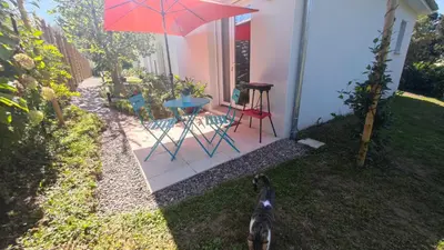 Jardin de l'établissement Les Treilles de Salies - Studio au calme