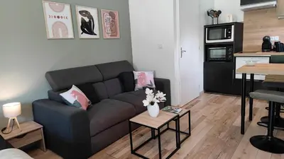 Cuisine ou kitchenette dans l'établissement Les Treilles de Salies - Studio au calme