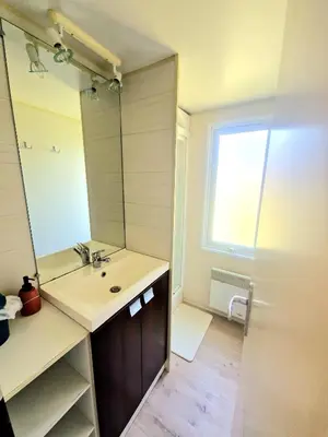 Salle de bains dans l'établissement Mobilhome Labenne Océan