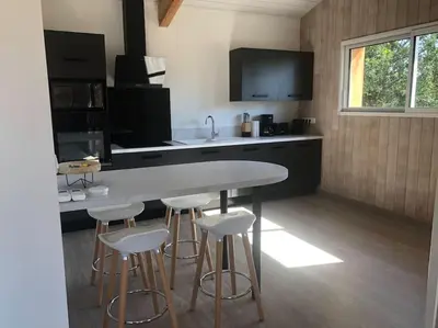 Cuisine ou kitchenette dans l'établissement Chez Floflo