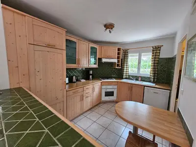 Cuisine ou kitchenette dans l'établissement Agréable maison climatisée idéalement placée pour 6personnes vieux boucau