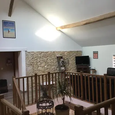 Télévision ou salle de divertissement dans l'établissement Chambre d'hôtes Maison des 5 Fleurs