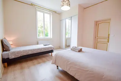 Plan de l'établissement La Villa Parenthèse, regroupement en famille ou entre amis, billard, brasero, wifi