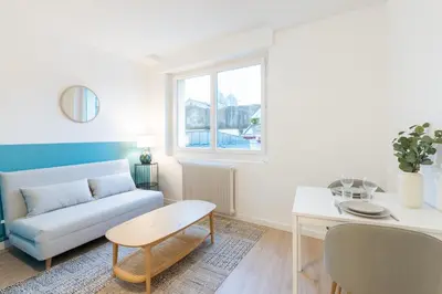 Coin salon dans l'établissement Le Cocon, Dax, Studio cœur de ville