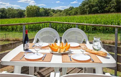 Plan de l'établissement Gorgeous Apartment In Cassen With Swimming Pool
