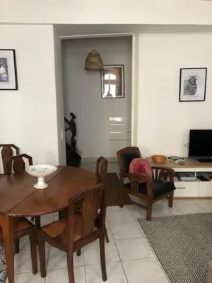 Télévision ou salle de divertissement dans l'établissement Maison ICHABELENIA