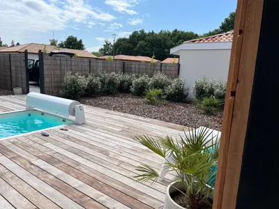 Piscine de l'établissement Maison 8 personnes avec jardin piscine st Julien en Born Contis ou située à proximité