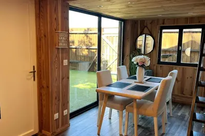 Plan de l'établissement Chalet et Jaccuzy sur la plage