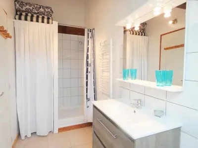 Salle de bains dans l'établissement Marina