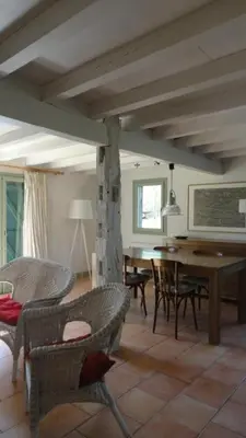 Coin salon dans l'établissement Le gite de marquin