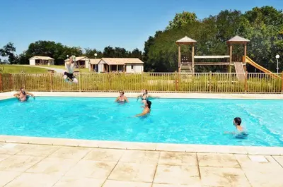 Piscine de l'établissement La carpe ou située à proximité
