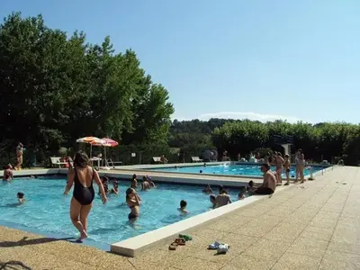 Piscine de l'établissement Gite de balloche ou située à proximité