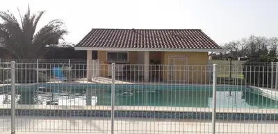 Piscine de l'établissement Le gite de bertrine ou située à proximité