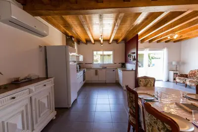 Cuisine ou kitchenette dans l'établissement Juine