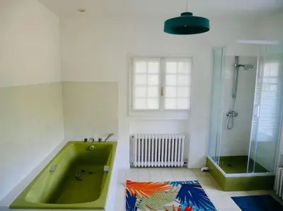 Salle de bains dans l'établissement Les sables landais