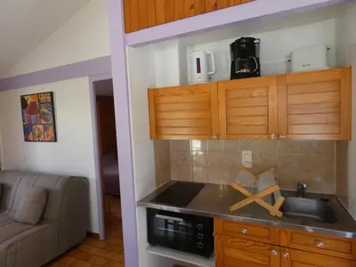 Cuisine ou kitchenette dans l'établissement Les helianthemes