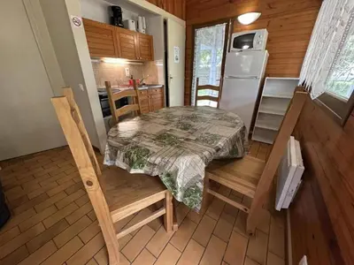 Cuisine ou kitchenette dans l'établissement Les helianthemes