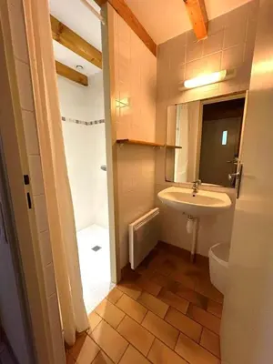 Salle de bains dans l'établissement Les bruyeres