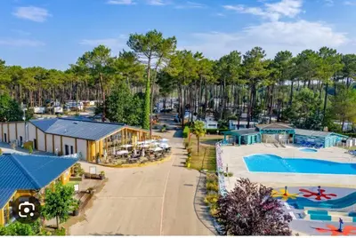Piscine de l'établissement Les Dunes de Contis ou située à proximité